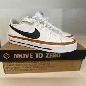 Women’s Nike Court Legacy